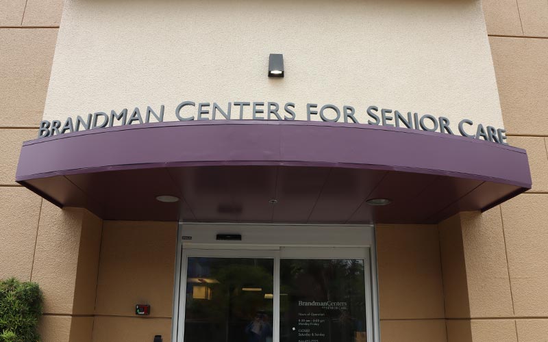 West-LA-Entrance-800 - Brandman 노인 간호 센터 로스앤젤레스 카운티 노인을 위한 포괄적인 간호 PACE 프로그램